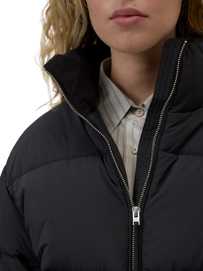 Cropped Puffer Jacket in Black