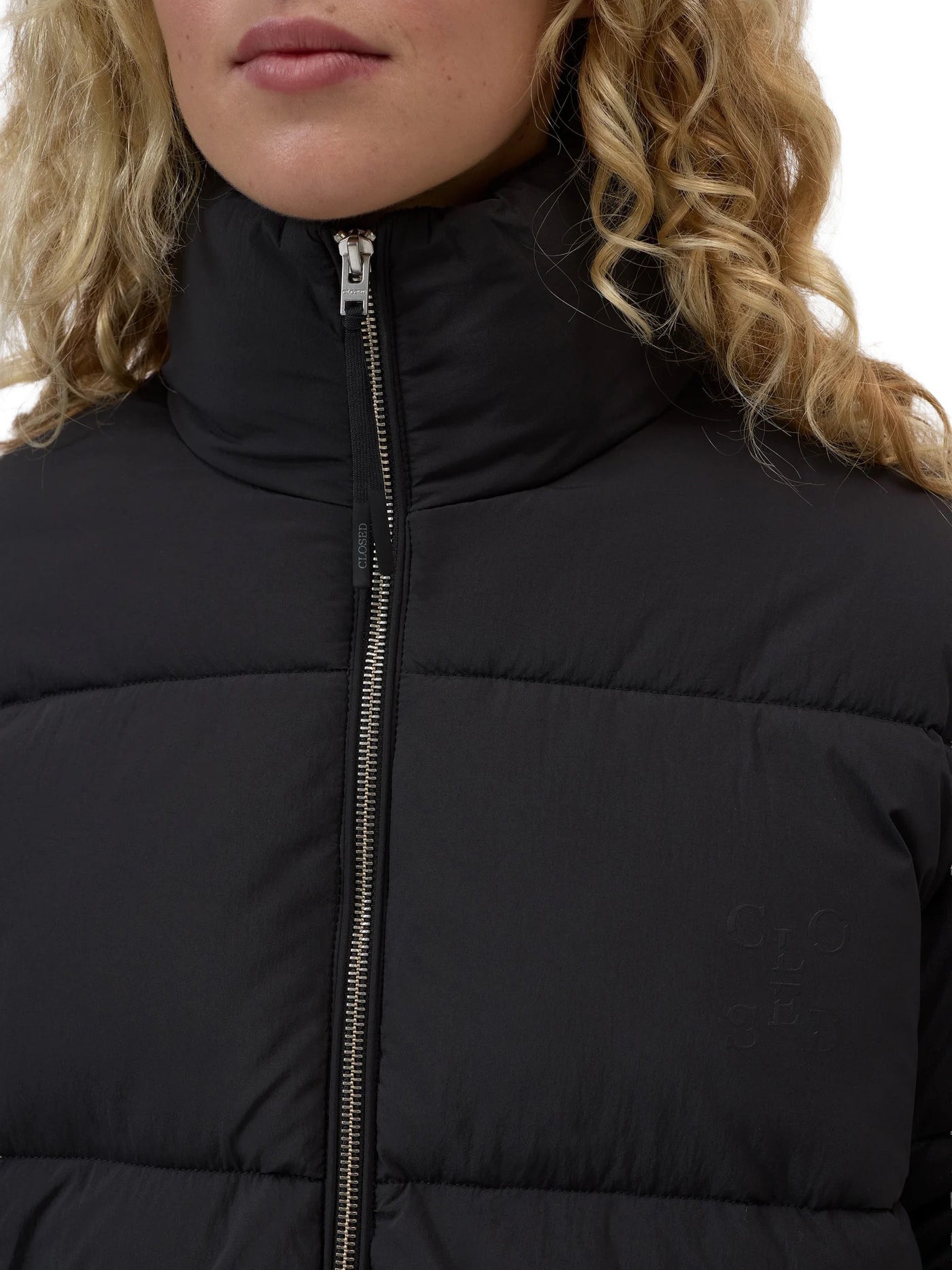 Cropped Puffer Jacket in Black