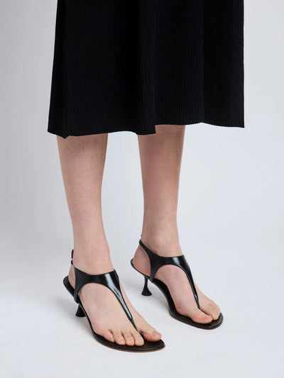 Tee Thong Sandals in Black