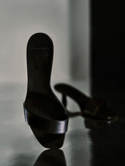 ATRIUM Leather Sandals in Black